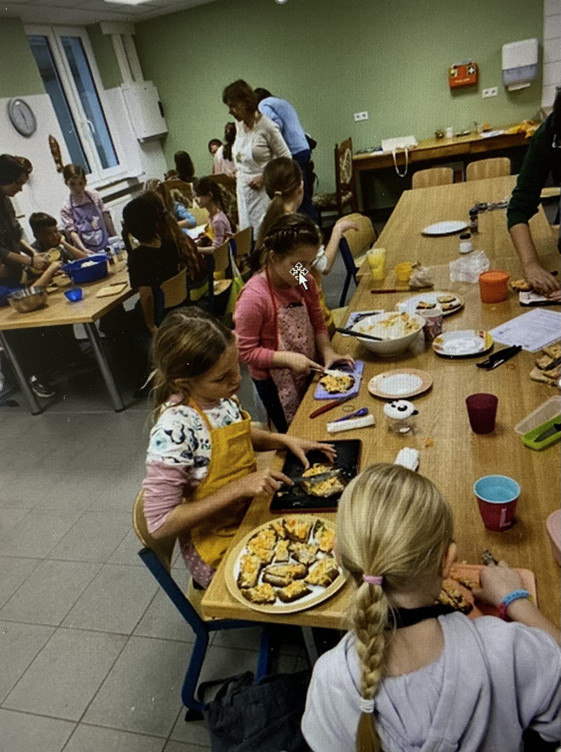 Grundschulkinder der dritten Klassen lernen: „Gut essen und trinken – Klima schützen“