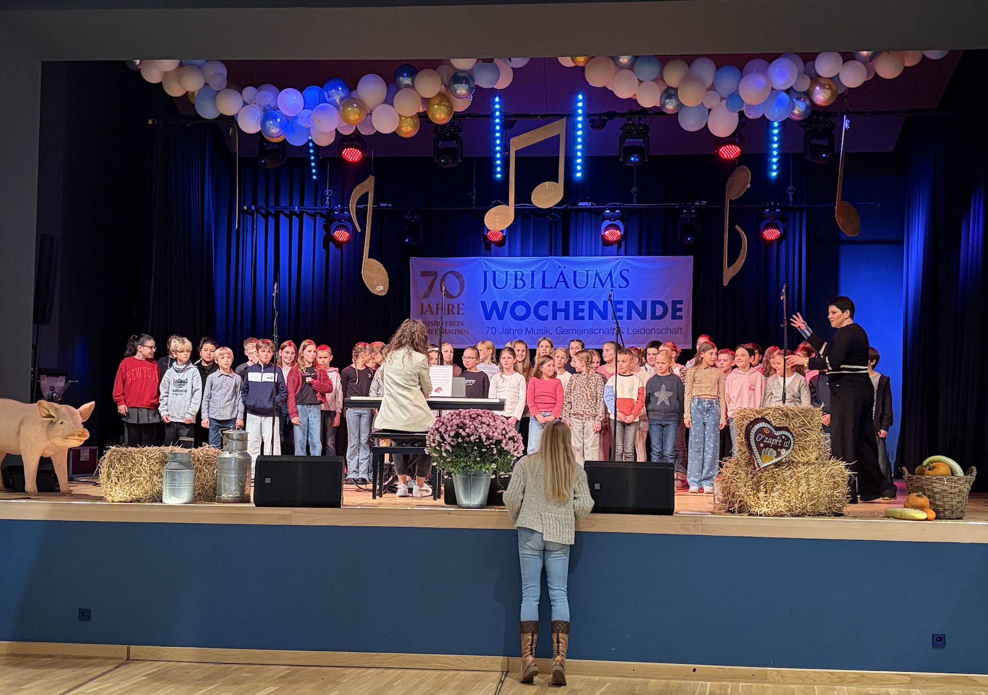 Musikalischer Glanzpunkt: Grundschule Emmelshausen gratuliert dem Musikverein zum Jubiläum